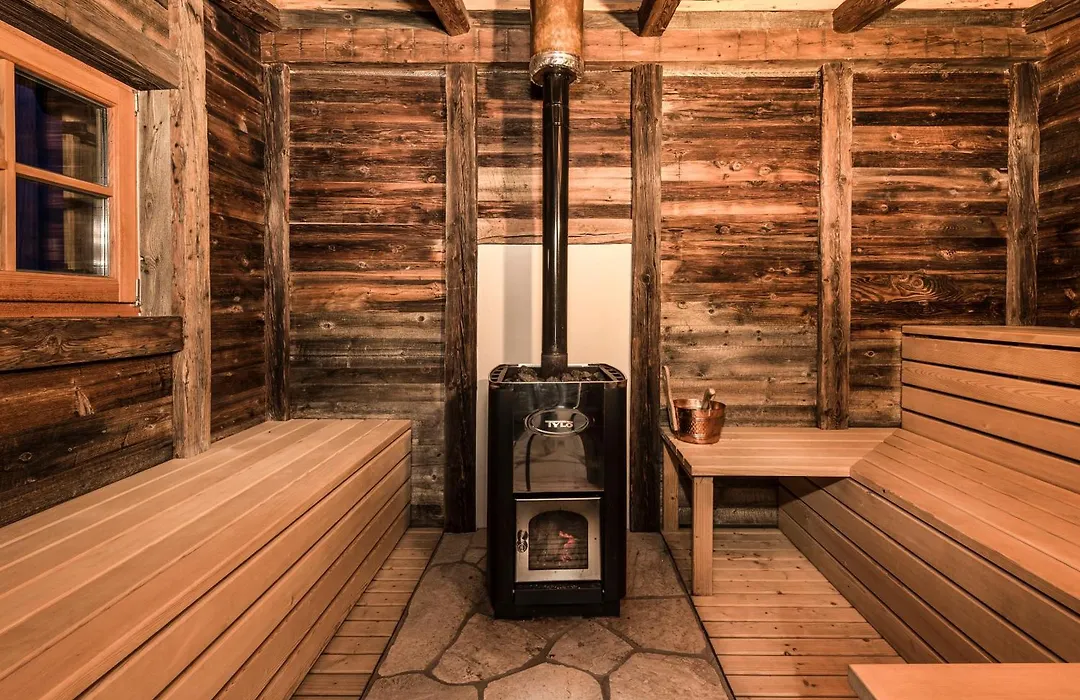Schutzhuette Kreuzwiesenalm-1